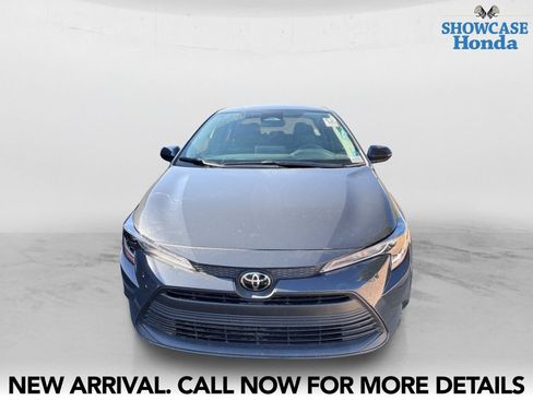 Used 2025 Toyota Corolla LE FWD image 7