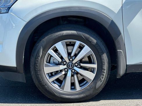 Used 2022 Nissan Pathfinder SL AWD/4WD image 28