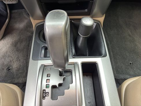 Used 2012 Toyota 4Runner SR5 w/ Premium Pkg w/3rd Row Seat image 9