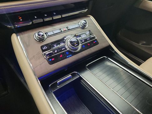 Used 2020 Lincoln Aviator Reserve w/ Equipment Group 201A AWD/4WD image 26