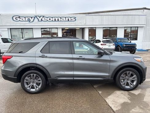 Used 2022 Ford Explorer XLT w/ Equipment Group 202A image 12