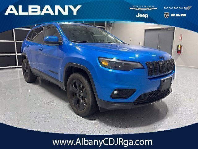 Used 2021 Jeep Cherokee Latitude Plus AWD/4WD image 2