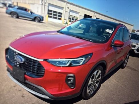 Used 2024 Ford Escape Platinum image 14