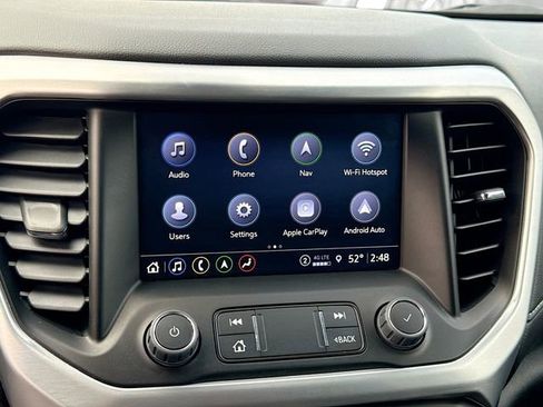 Used 2023 GMC Acadia SLT image 16