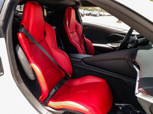 Used 2024 Chevrolet Corvette Z06 RWD image 31