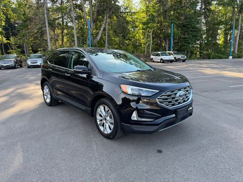 Used 2022 Ford Edge Titanium w/ Equipment Group 301A AWD/4WD image 3