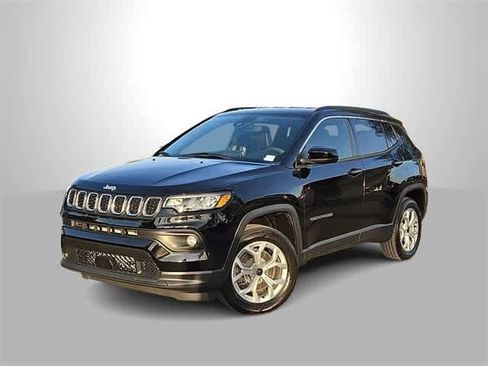 Used 2025 Jeep Compass Latitude image 1