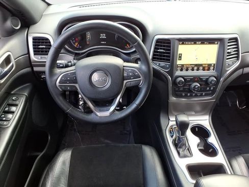 Used 2018 Jeep Grand Cherokee Altitude image 20