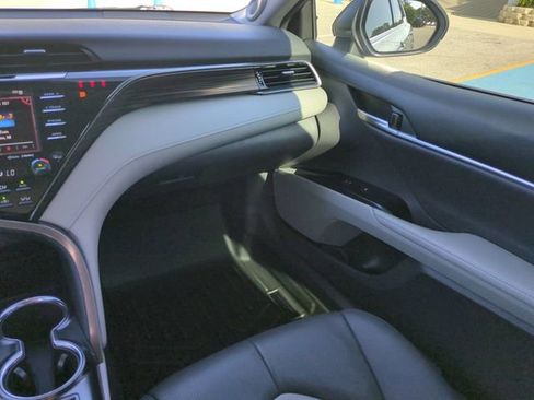 Used 2020 Toyota Camry XLE w/ Driver Assist Package FWD image 19