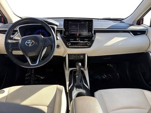 Used 2022 Toyota Corolla Cross XLE w/ Convenience Package FWD image 14