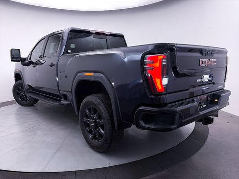 Used 2024 GMC Sierra 2500 AT4 w/ AT4 Preferred Package AWD/4WD image 3