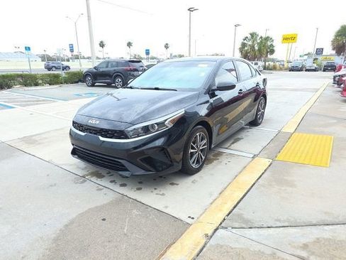 Used 2022 Kia Forte LXS image 9