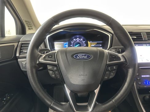 Used 2019 Ford Fusion Titanium AWD/4WD image 12