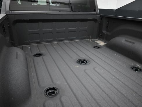 Used 2025 RAM 2500 Laramie w/ Night Edition AWD/4WD image 31