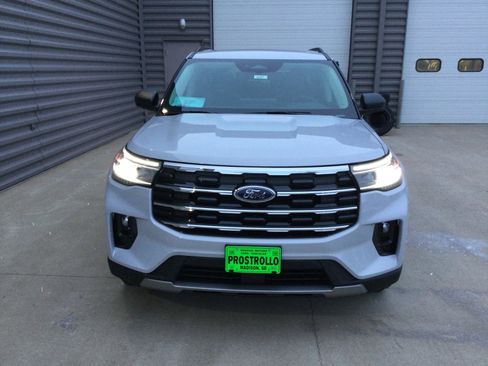 New 2026 Ford Explorer Active w/ Active Comfort Package image 3
