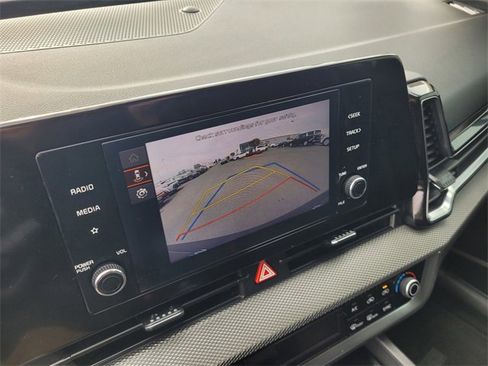 Used 2023 Kia Sportage LX image 14