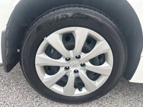 Used 2023 Toyota Corolla LE FWD image 3