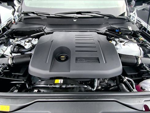 New 2026 Land Rover Discovery Limited Edition image 16