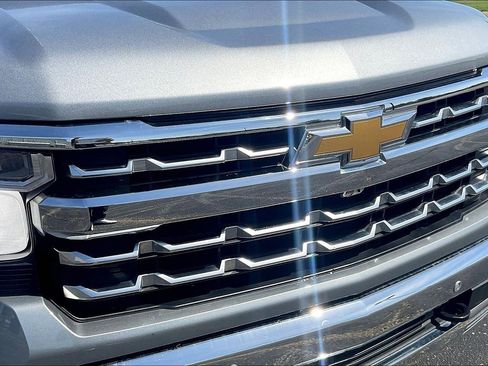 Used 2024 Chevrolet Silverado 1500 LTZ AWD/4WD image 26