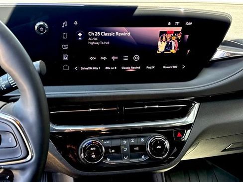 Used 2025 Buick Envista Sport Touring w/ Experience Buick Package FWD image 20