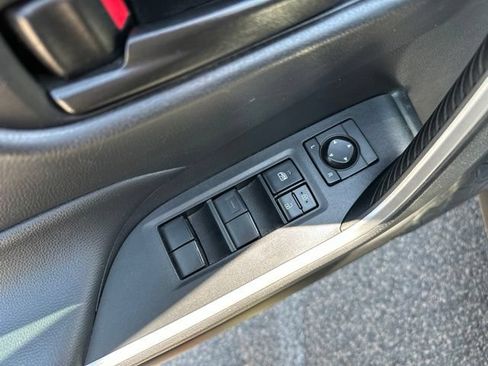 Used 2021 Toyota RAV4 LE FWD image 19