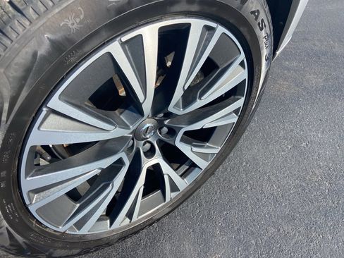 Used 2020 Volvo XC90 T5 Momentum w/ Protection Package Premier image 5