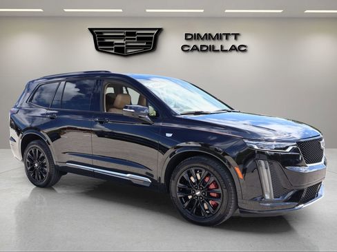 Used 2025 Cadillac XT6 Sport w/ Platinum Package AWD/4WD image 7