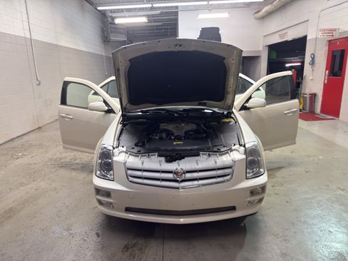 Used 2007 Cadillac STS w/ Preferred Equipment Group AWD/4WD image 10