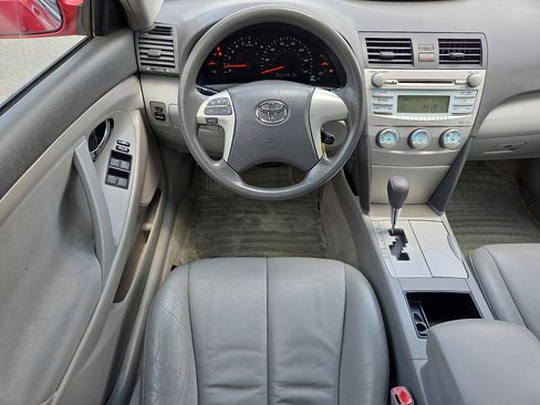 Used 2009 Toyota Camry LE FWD image 11