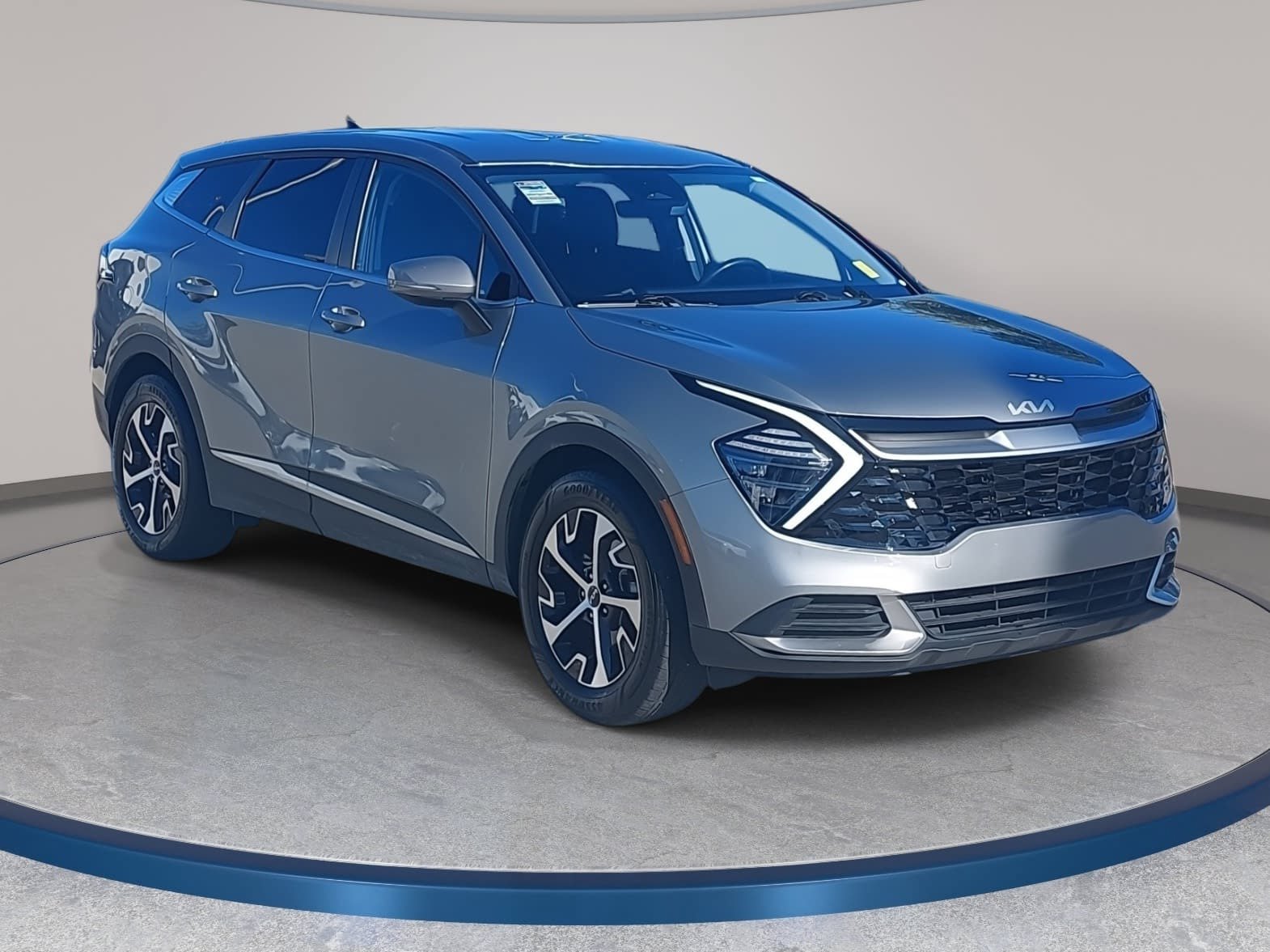 Used 2024 Kia Sportage EX FWD image 3