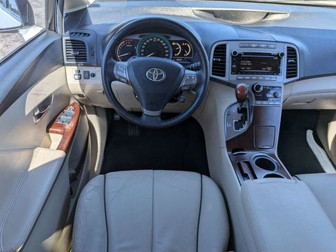 Used 2010 Toyota Venza FWD image 16