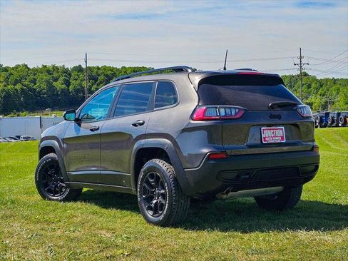 Certified 2022 Jeep Cherokee Latitude w/ Sun & Sound Group AWD/4WD image 5