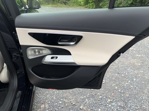 Used 2024 Mercedes-Benz E 350 4MATIC Sedan image 3