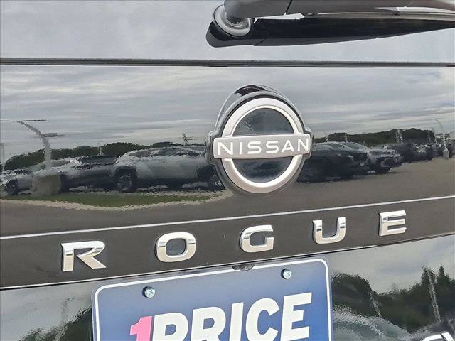 Used 2023 Nissan Rogue SV AWD/4WD image 25