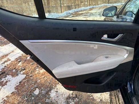 Used 2026 Genesis G70 2.5T image 15