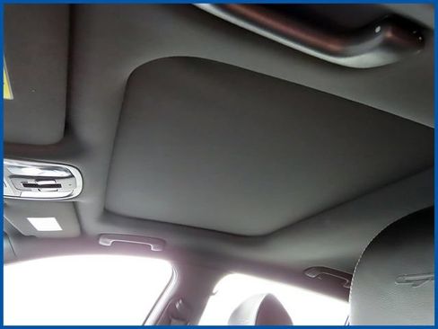 Used 2022 Kia Stinger GT1 AWD/4WD image 13