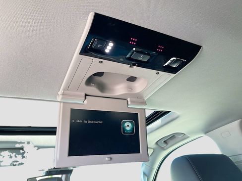 Used 2019 Chevrolet Tahoe Premier AWD/4WD image 26