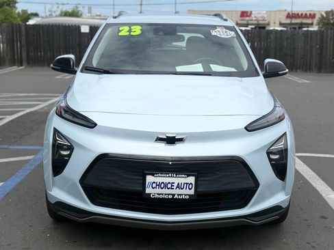 Used 2023 Chevrolet Bolt EUV LT w/ Convenience Package image 2