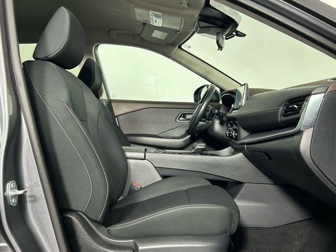 Used 2023 Nissan Rogue S image 10