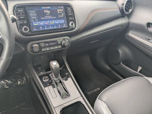 Certified 2021 Nissan Kicks SR w/ SR Premium Package FWD image 24