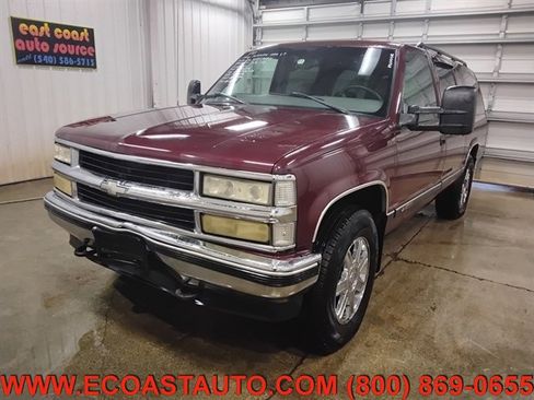 Used 1999 Chevrolet Suburban 4WD w/ Comfort & Security Pkg image 4