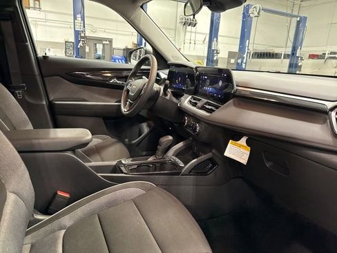 Used 2024 Chevrolet TrailBlazer LS w/ LS Convenience Package image 24