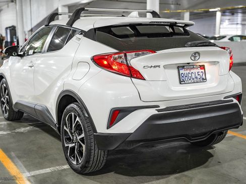 Certified 2019 Toyota C-HR XLE image 9
