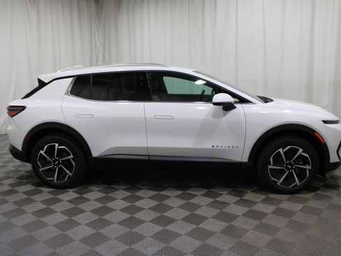 New 2026 Chevrolet Equinox EV LT image 33