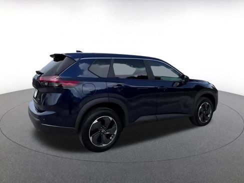 Used 2025 Nissan Rogue SV AWD/4WD image 14