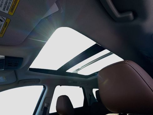 Used 2025 Nissan Pathfinder Platinum image 21