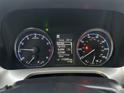 Used 2017 Toyota RAV4 Limited image 20