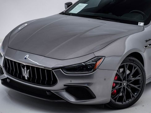 Used 2022 Maserati Ghibli Modena Q4 AWD/4WD image 4