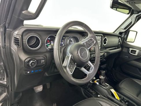 Used 2023 Jeep Wrangler Unlimited Sahara image 13