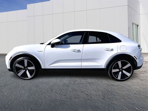 Used 2024 Porsche Macan 4 Electric image 2